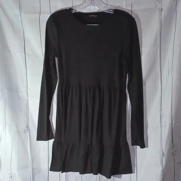 Lily Rose Dresses & Skirts - Lily Rose long sleeve ribbed black dress